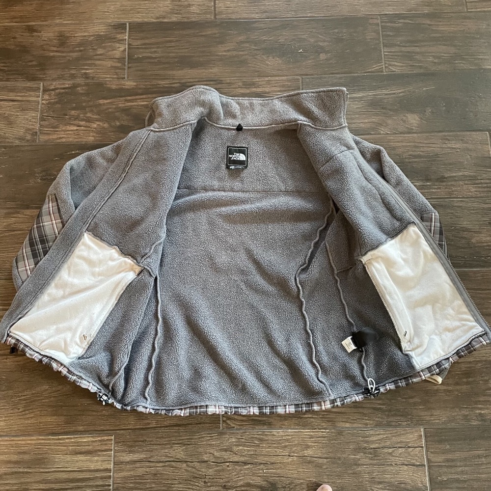 The North Face Gray Plaid Ski Jacket - Picture 13 of 16